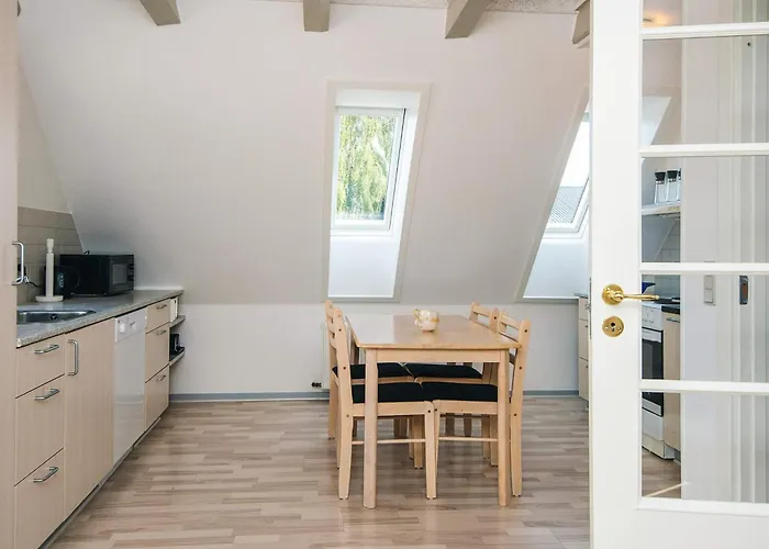 4 Person In * Ansager