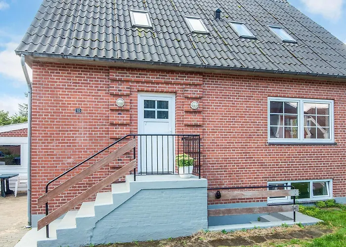 4 Person In * Ansager